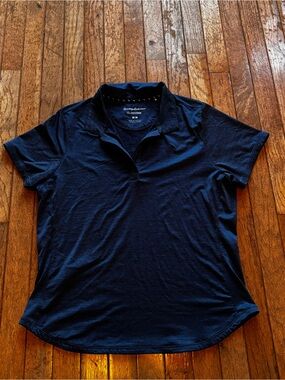 Womens Tommy Bahama V neck shirt size M